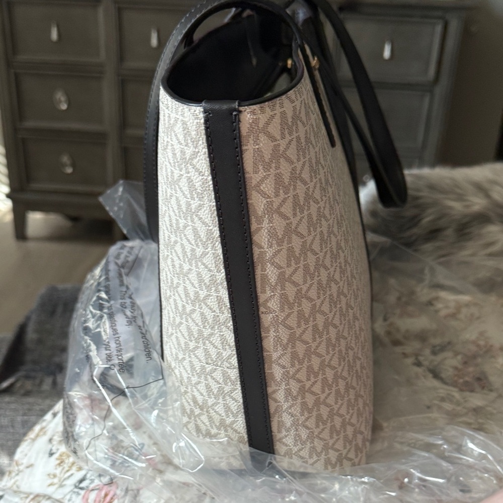 Michael Kors Two-Tone Black and Cream Tote - Picture 5 of 5